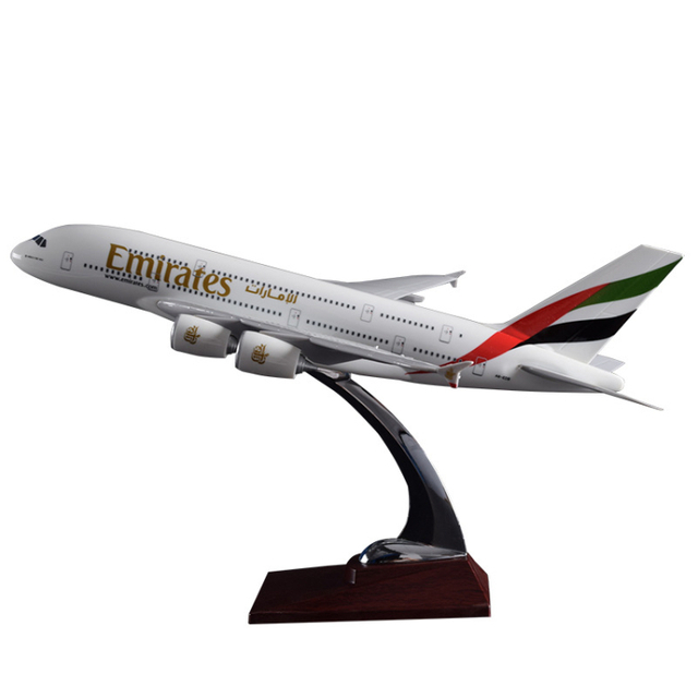 Emirates Air Promotional Gift Airplane Model Resin Plane Model Alloy Aircraft Model