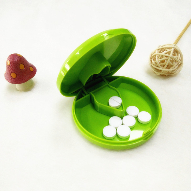 Mini portable storage box medicine splitter plastic pill cutter
