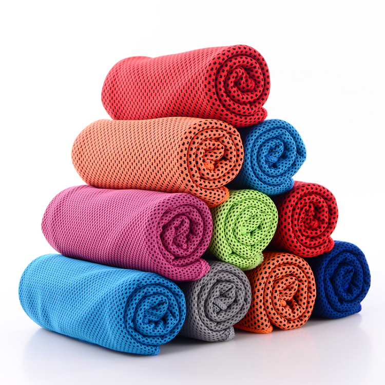 Summer Beach Promotional Gift Ice Cool Towel Cold Sports Cooling Towel in Bottle Packing 